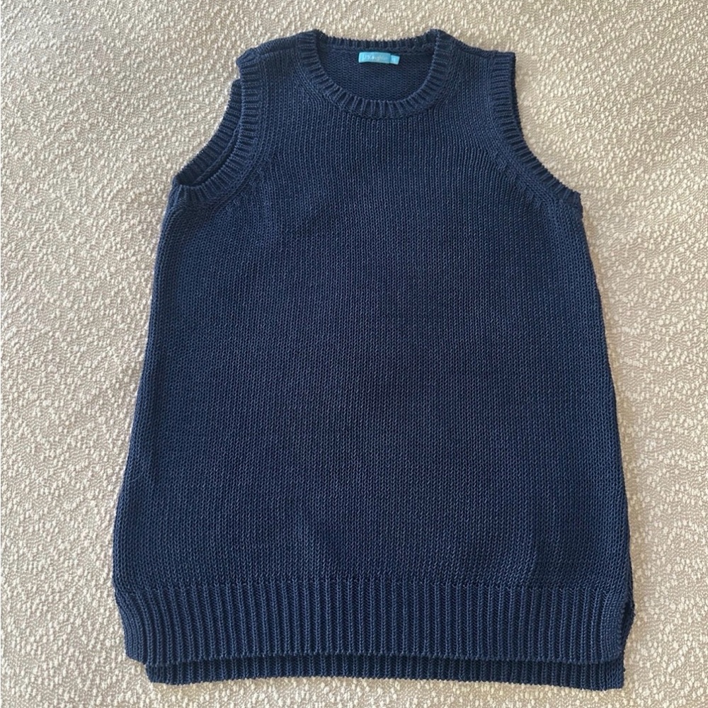 J. McLaughlin Women’s Navy Sleeveless Crewneck Sweater Vest